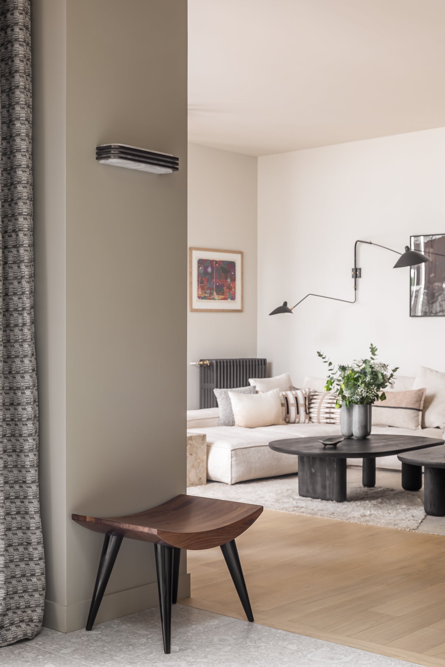 Maho coffee table in stained oak wood