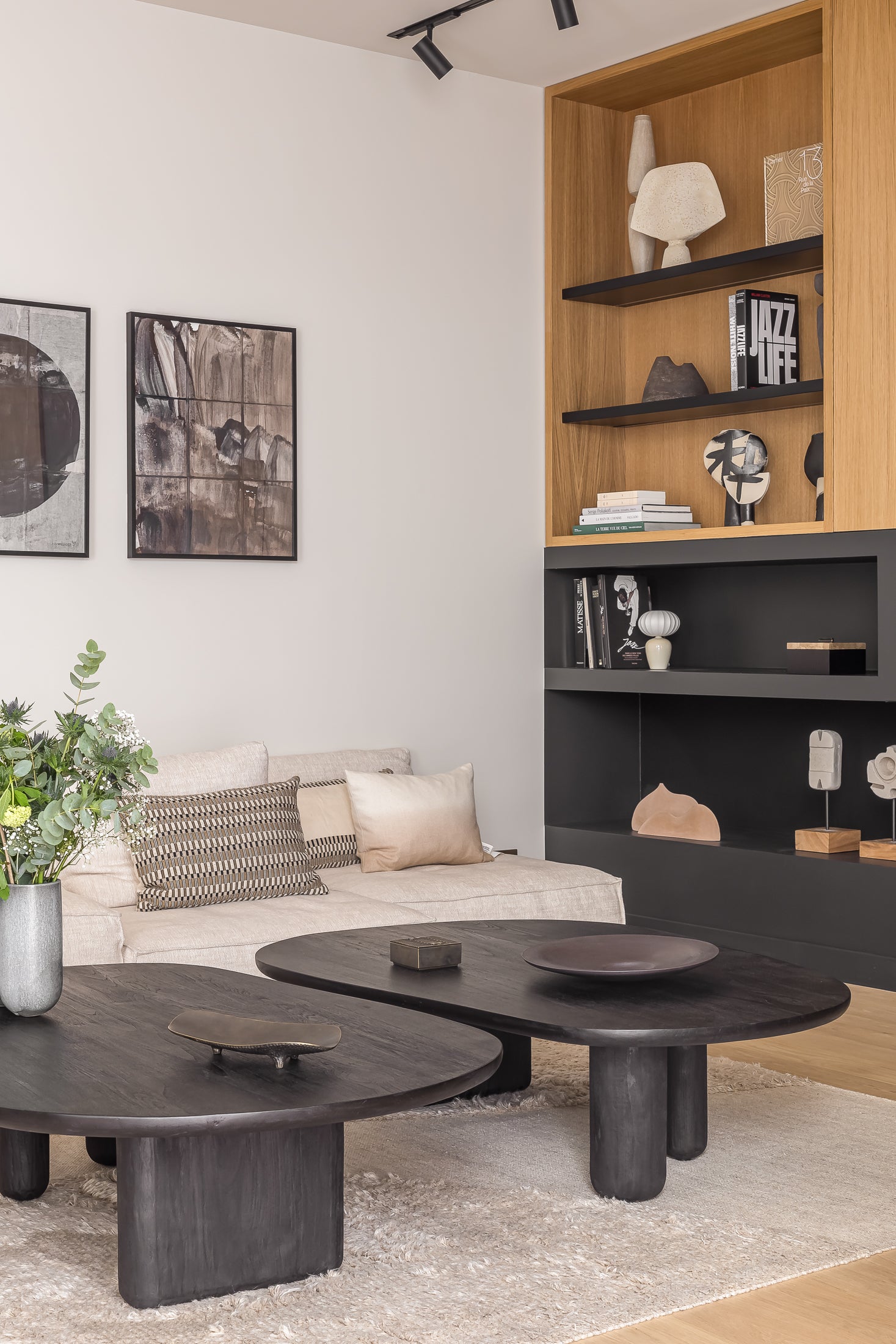 Maho coffee table in stained oak wood