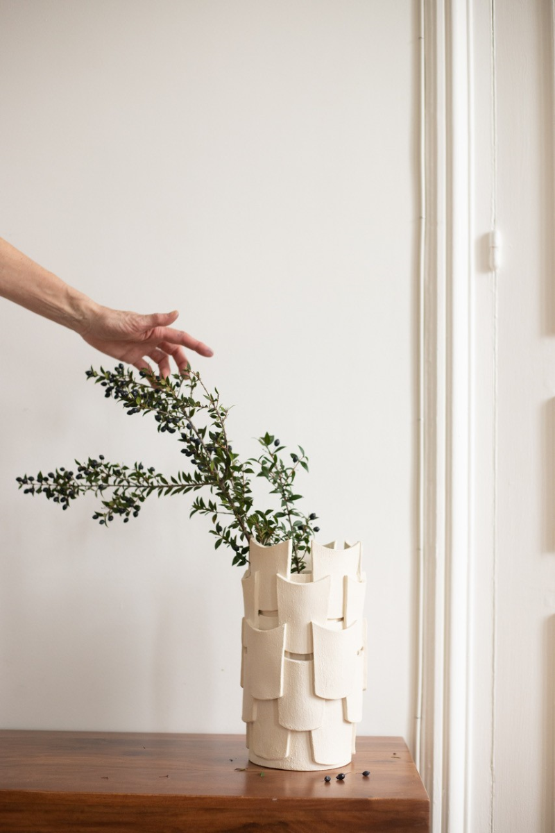 Vase Sève Small format in raw chamotte stoneware by Adeline Delesalle. Stylized leaf forms, slender profile. Caroline Andréoni Exclusive.