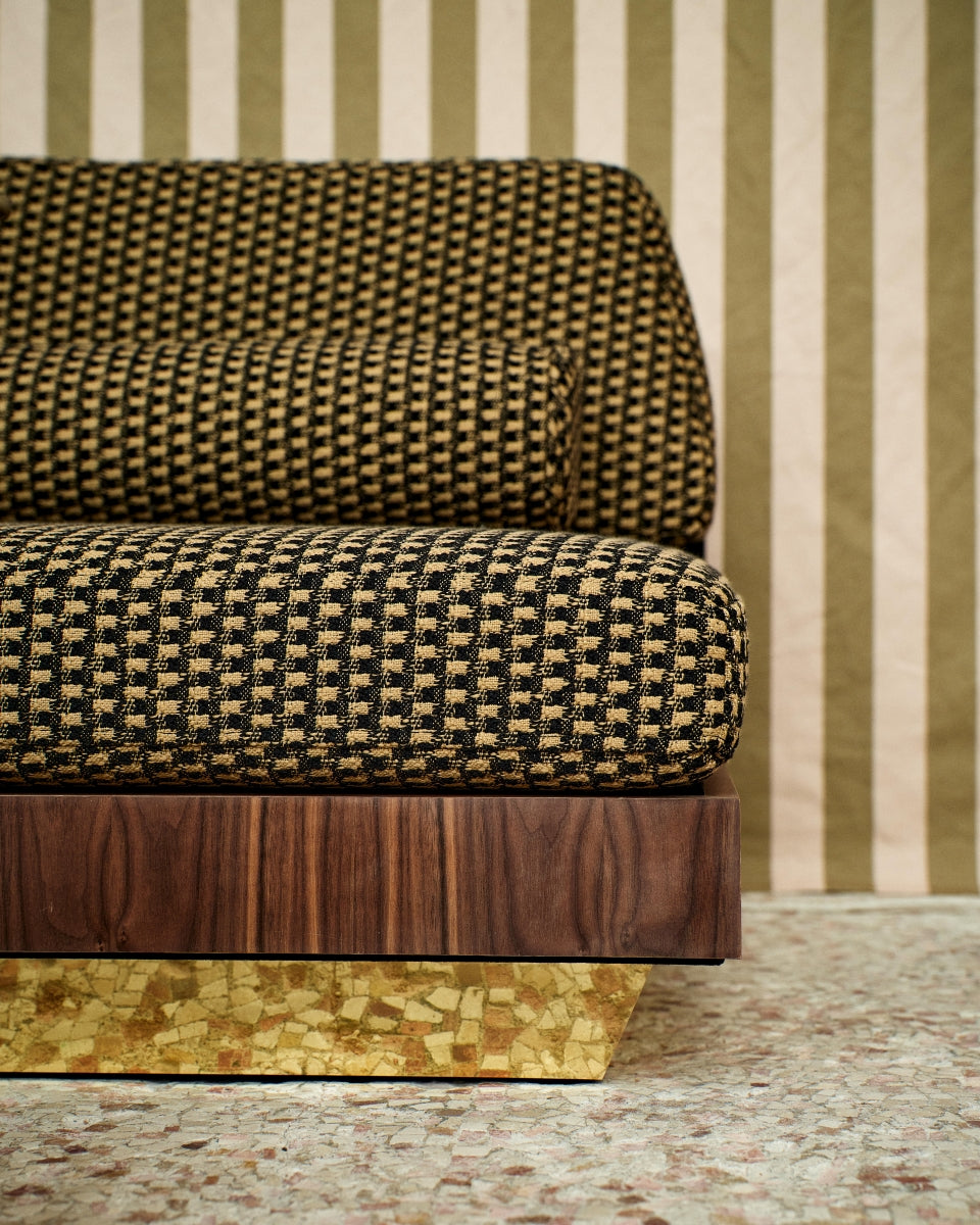 Daybed W/S Wood by Alma Ébénistes in American walnut and brass. Designed by Alexis and Martin, 1930s-inspired, for Caroline Andréoni.
