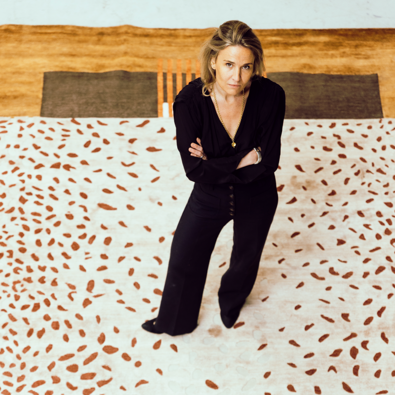 En 2018, à l’âge de 32 ans, Alexia Leleu refonde Maison LELEU, Maison emblématique du luxe à la française, initialement créée en 1910 par son arrière-grand-père, Jules Leleu. Héritière d’un patrimoine d’exception, elle entreprend de raviver l’esprit de cette Maison historique, véritable symbole de l’élégance et du savoir-faire artisanal français. 

Après avoir redécouvert et réinterprété les archives de la Maison, Alexia signe aujourd’hui des créations originales.