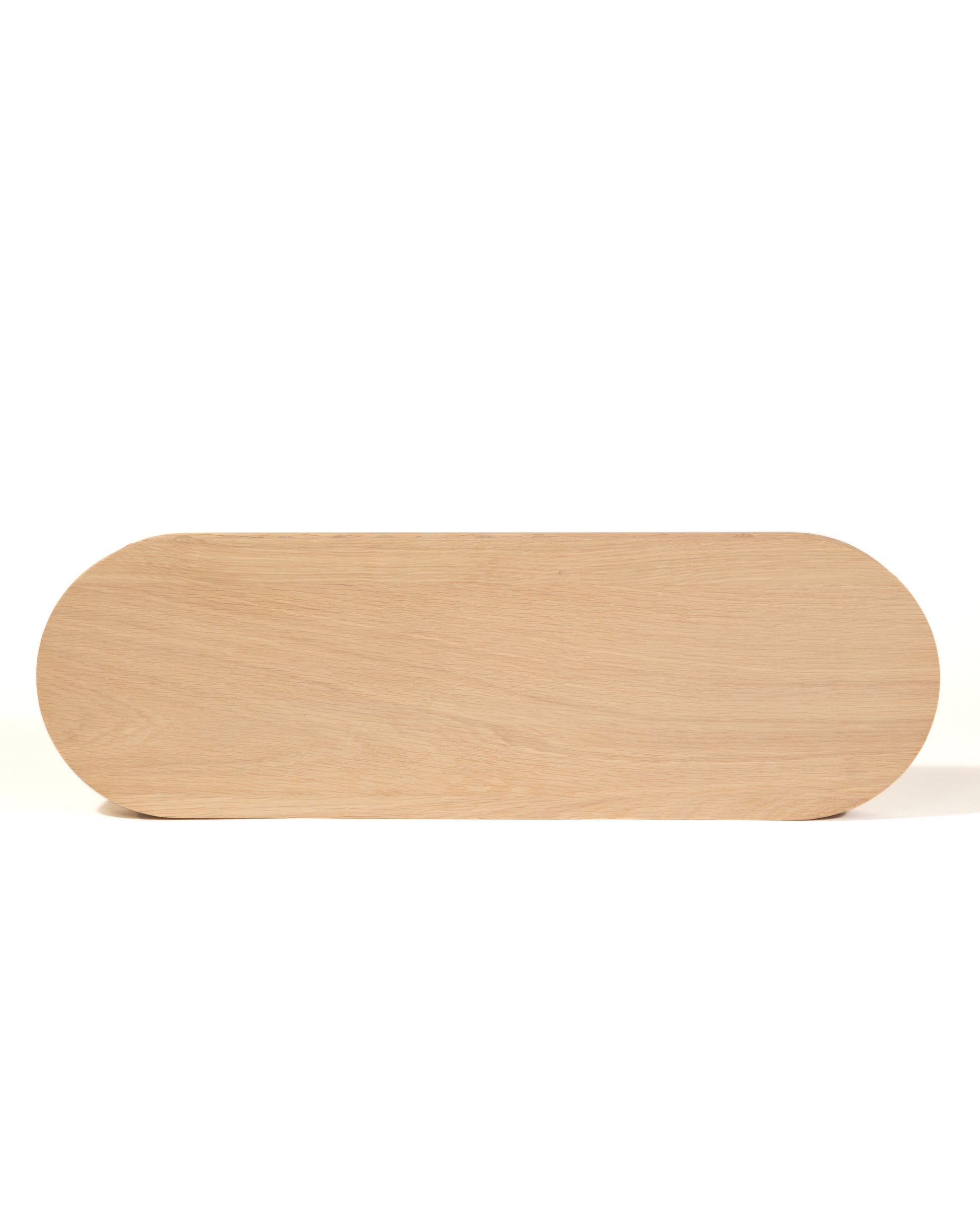 Pièce iconique de notre collection signature, l'étagère Leòn se voit sublimée d'un nouveau matériau pour Résonance : le bois de chêne naturel. Elle viendra orner votre intérieur.
À fixer sur un mur ou de chaque côté d'un lit comme chevet, l'étagère Leòn est un petit bijou d’ébénisterie. L’apparente simplicité de ce collier de sphères qui s’est glissé entre chaque plateau de bois lui apporte une vraie singularité.